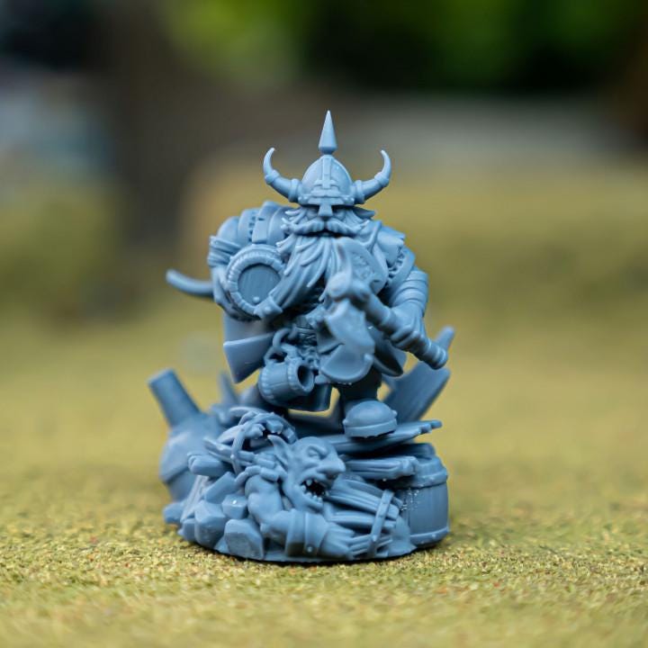 Dwarf Brew Master with Scenic Base Highland Miniatures Hero Various Scales (US tariffs are pre-paid by us)