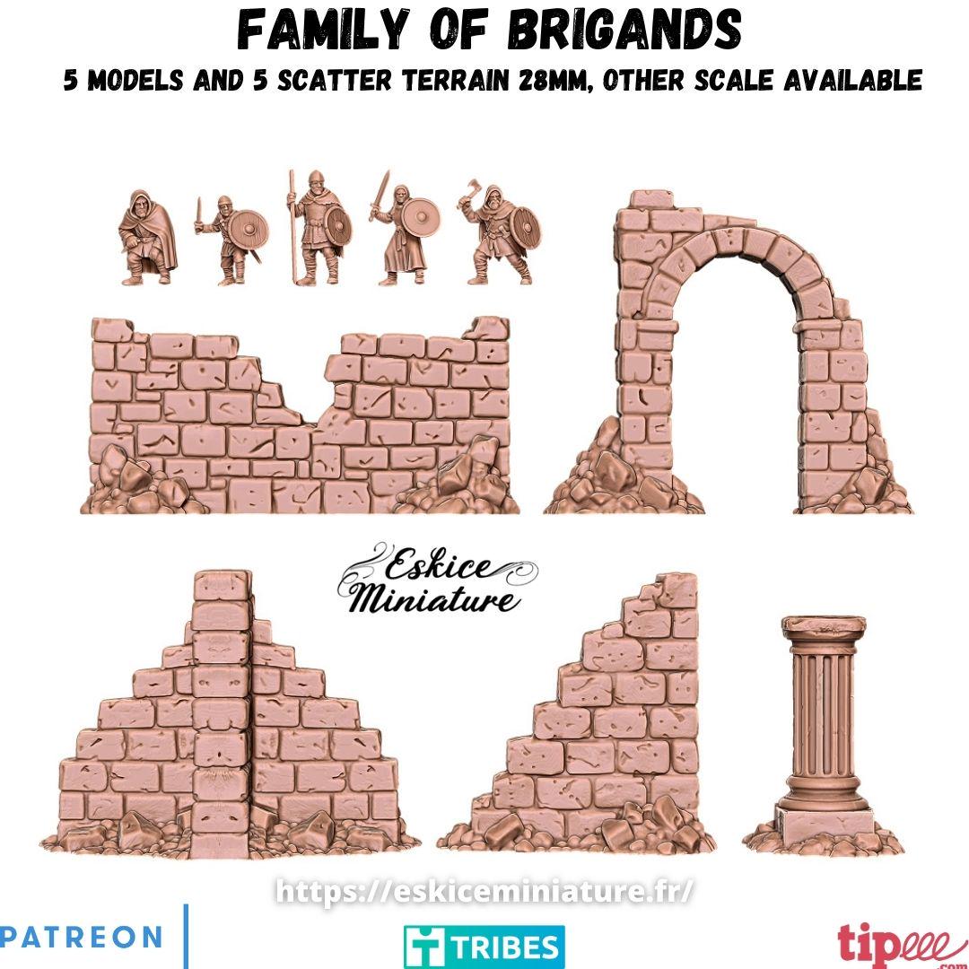 Medieval Family of Brigands with Ruins Set (5 models) Various Scales Historical Wargaming (US tariffs are pre-paid by us)