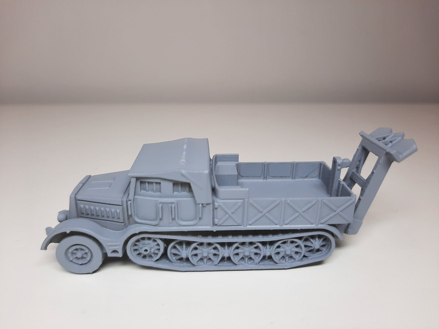 WWII German Sd.Kfz 9 FAMO Halftrack with Spade Various Scales Historical Wargaming