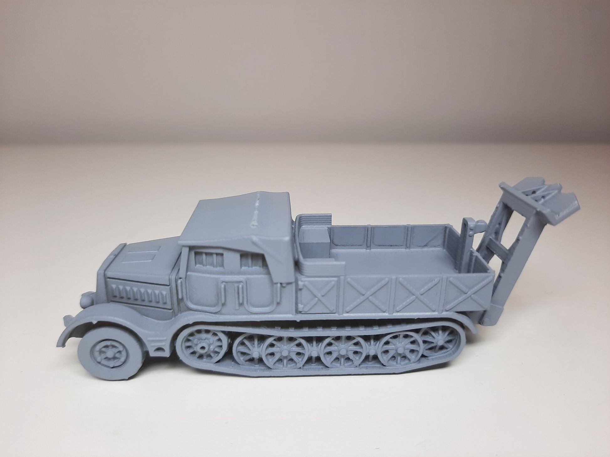 WWII German Sd.Kfz 9 FAMO Halftrack with Spade Various Scales Historical Wargaming