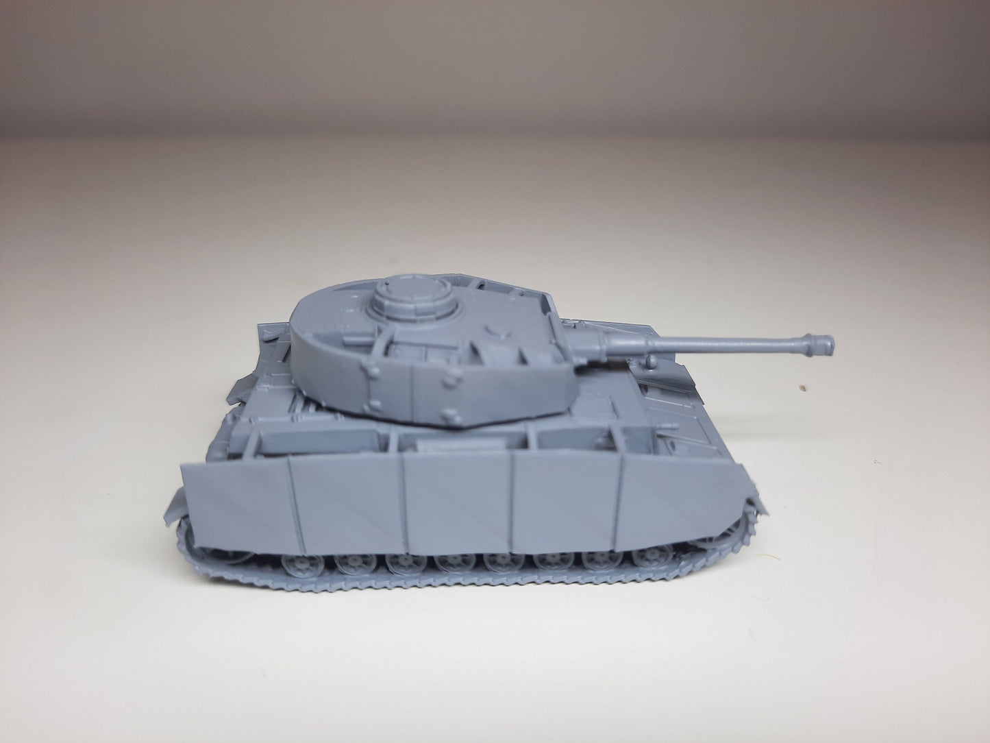 WWII German Panzer IV Ausf H Schurzen Tank Various Scales Historical Wargaming