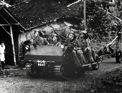 WWII Dutch Vickers Utility Tractor (1 model, no gun included) Various Scales Historical Wargaming