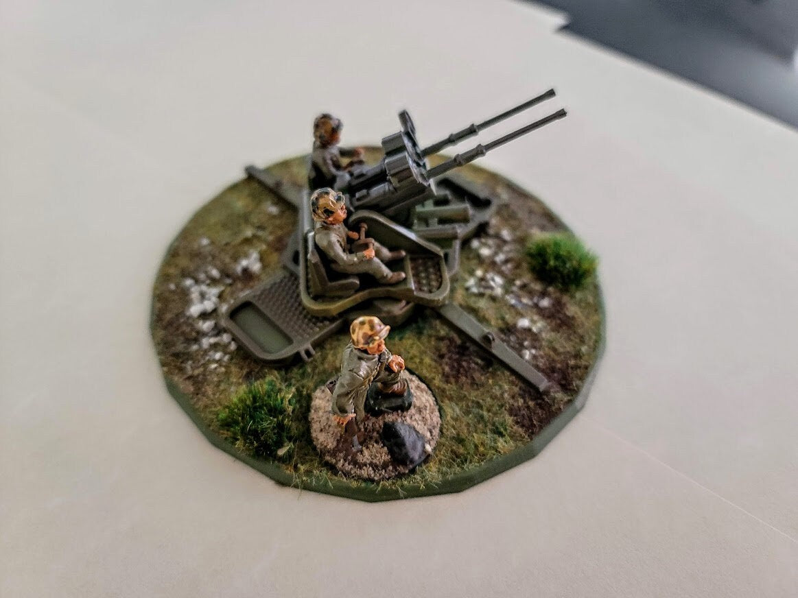 US Twin 20mm AA Gun Mark IV with 2 Gunners Various Scales Historical Wargaming