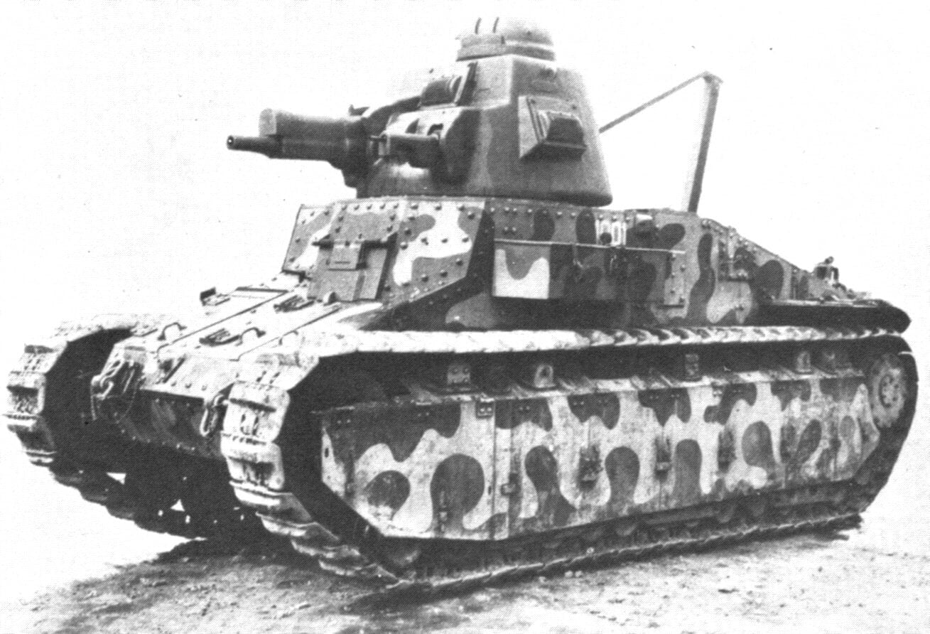 WWII French D1 Tank Various Scales Historical Wargaming (1 model)