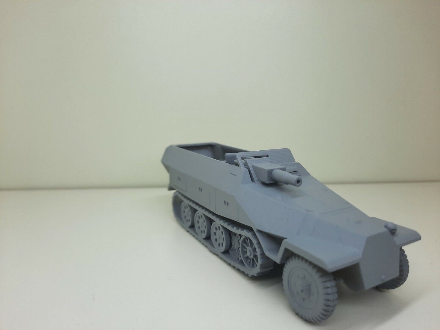 WWII German Sd.Kfz 251/9 Stummel Halftrack Various Scales Historical Wargaming