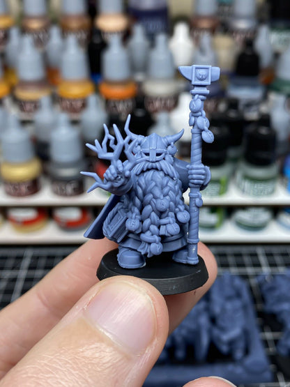 30mm Highland Miniatures Dwarf Runemasters x2 suitable for WFB