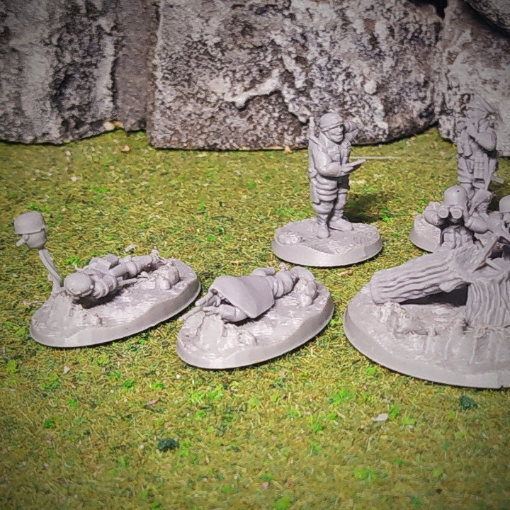 WWII German Fallschirmjager Sniper, MMG and HQ Set (10 models) Various Scales Historical Wargaming