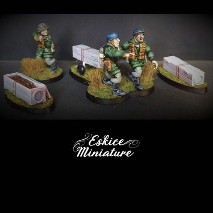 WWII German Fallschirmjager with Supplies Set (3 models) Various Scales Historical Wargaming