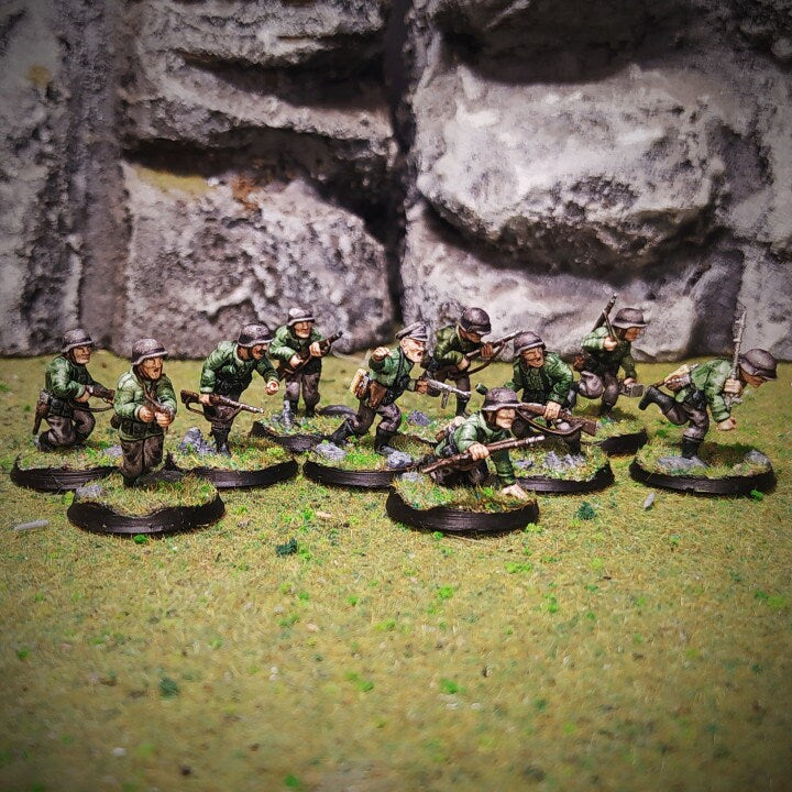 WWII German Infantry Squad 2 (10 models) Various Scales Historical Wargaming