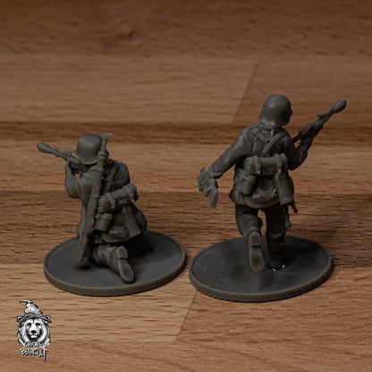 WWII German Pioneers Sturmpistole Team (2 model) Various Scales Historical Wargaming (US tariffs are pre-paid by us)