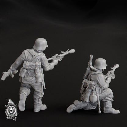 WWII German Pioneers Sturmpistole Team (2 model) Various Scales Historical Wargaming