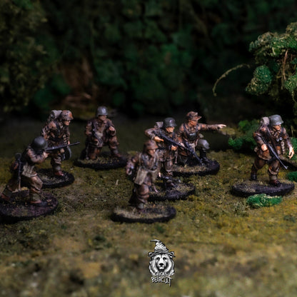 WWII German Assault Pioneers SMG Squad (7 models) Various Scales (US tariffs are pre-paid by us)