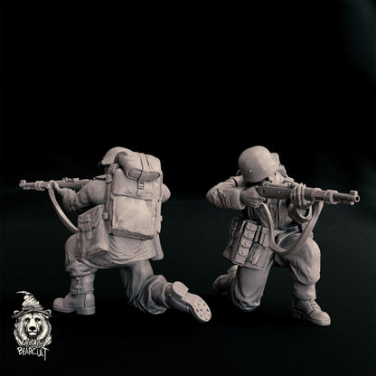 WWII German Assault Pioneer (4 models) Various Scales Historical Wargaming (US tariffs are pre-paid by us)