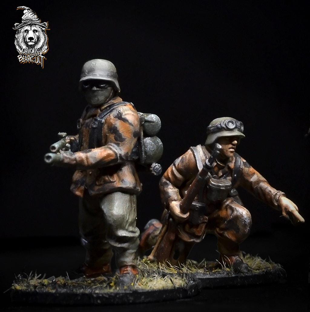 WWII German Assault Pioneers Flamethrower 41 Team (2 models) Various Scales Historical Wargaming (US tariffs are pre-paid by us)