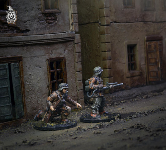 WWII German Assault Pioneers Flamethrower 41 Team (2 models) Various Scales Historical Wargaming (US tariffs are pre-paid by us)