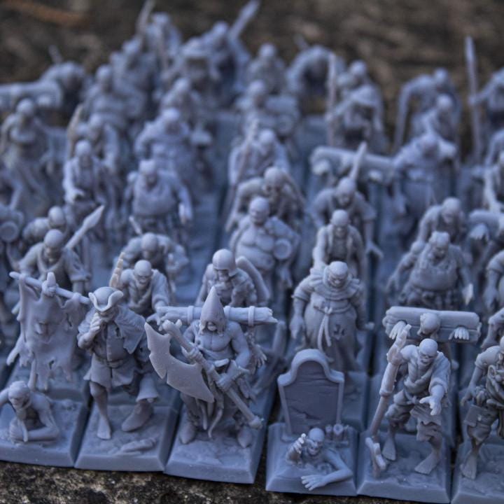 Zombie Unit with Command Group 20 models Highland Miniatures Transilvanya Undead Various Scales (US tariffs are pre-paid by us)