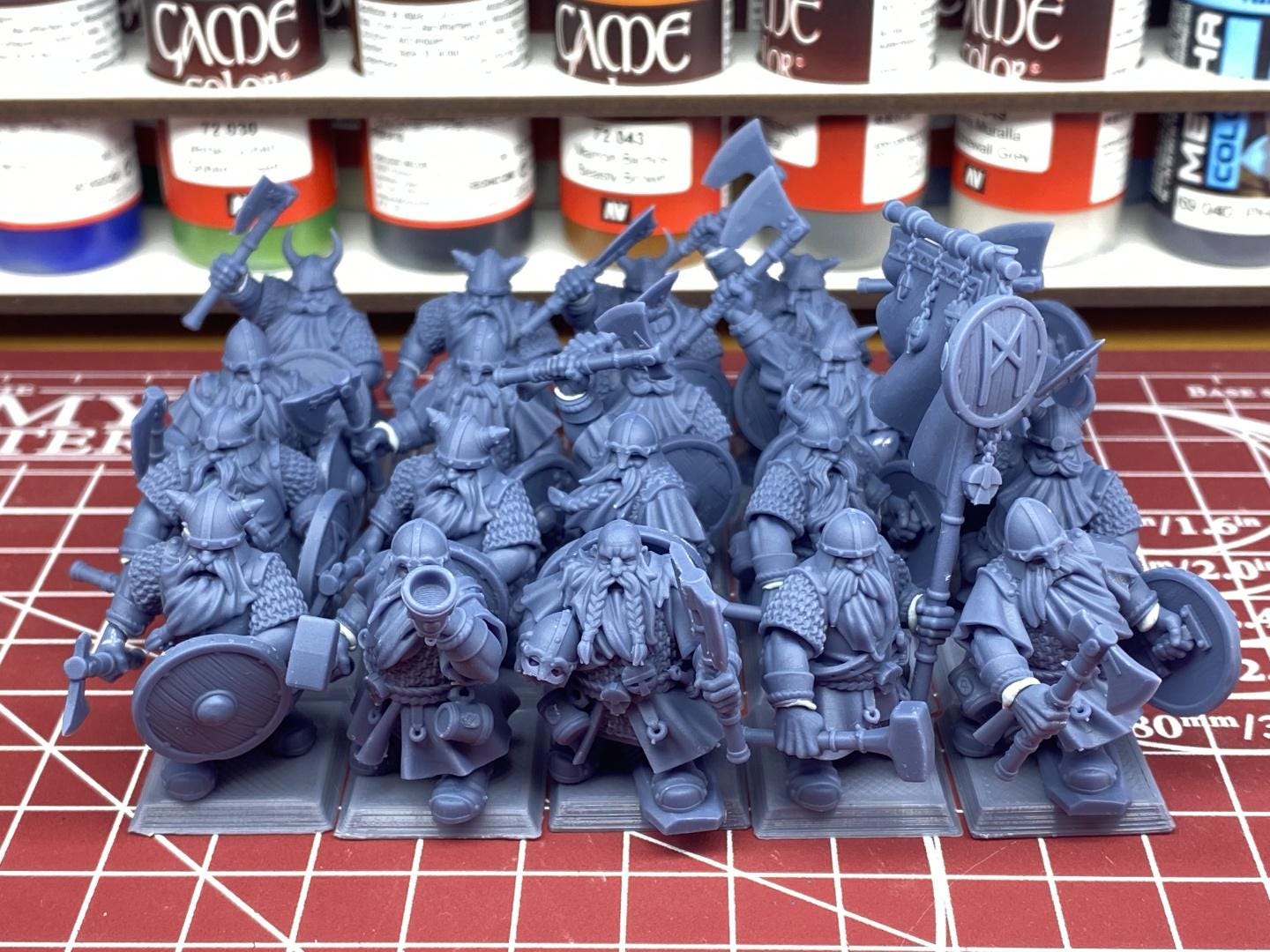 Dwarf Warriors with Command Group 10 multipart models Highland Miniatures Various Scales (US tariffs are pre-paid by us)