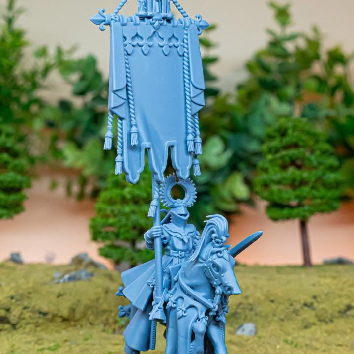 Battle Standard Bearer on Horse with Banner Highland Miniatures Hero Various Scales (US tariffs are pre-paid by us)