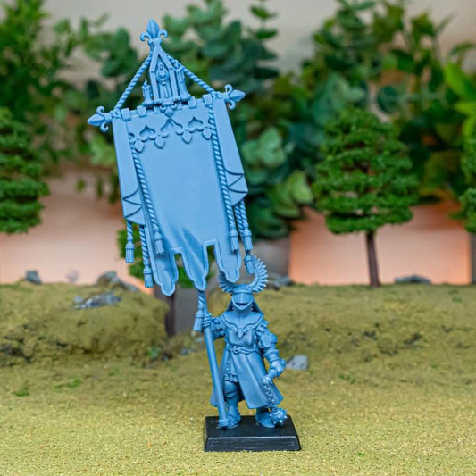 Battle Standard Bearer on Foot Highland Miniatures Hero Various Scales (US tariffs are pre-paid by us)