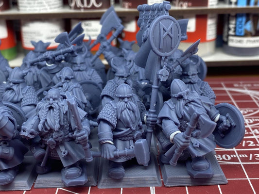 Dwarf Warriors with Command Group 10 multipart models Highland Miniatures Various Scales (US tariffs are pre-paid by us)