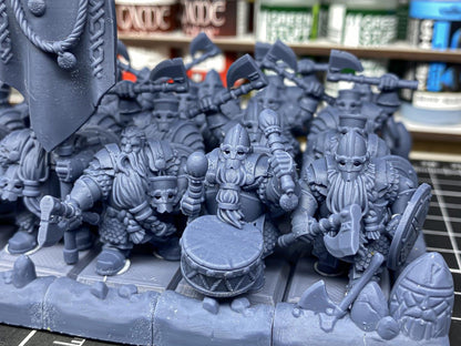 Dwarf Huscarl Unit with Command Group 10 models Highland Miniatures Various Scales (US tariffs are pre-paid by us)