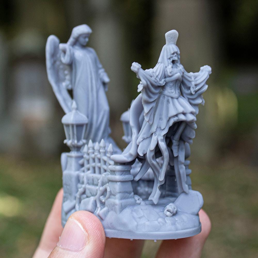 Lady Violet Undead Champion with Scenic Base Highland Miniatures Hero Various Scales (US tariffs are pre-paid by us)