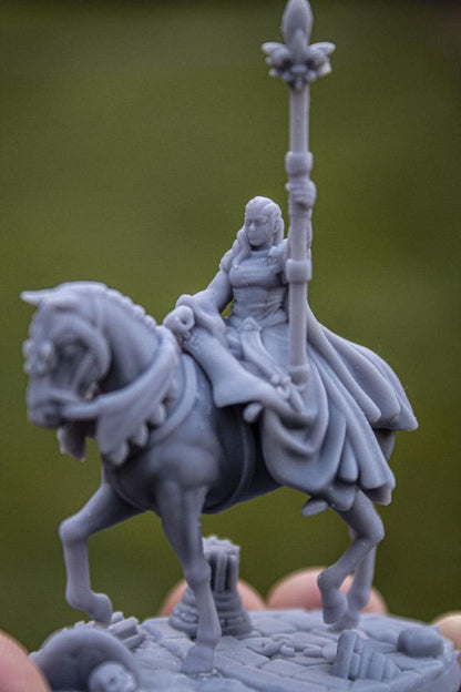 Damsel 2 Variants Highland Miniatures Various Scales (US tariffs are pre-paid by us)