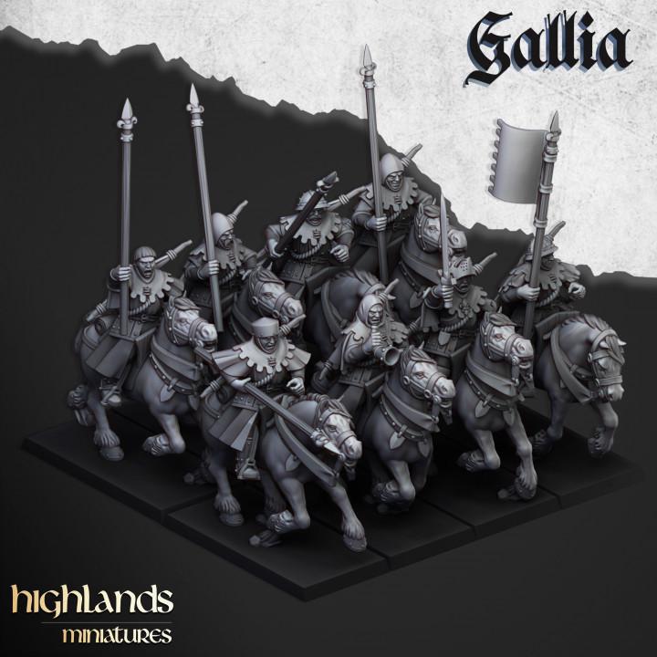 Mounted Men at Arms with Command Group 10 models Highland Miniatures Gallia Cavalry Various Scales (US tariffs are pre-paid by us)