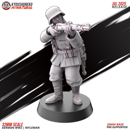 WWII German Infantry Riflemen Squad (10 models) Various Scales Historical Wargaming (US tariffs are pre-paid by us)