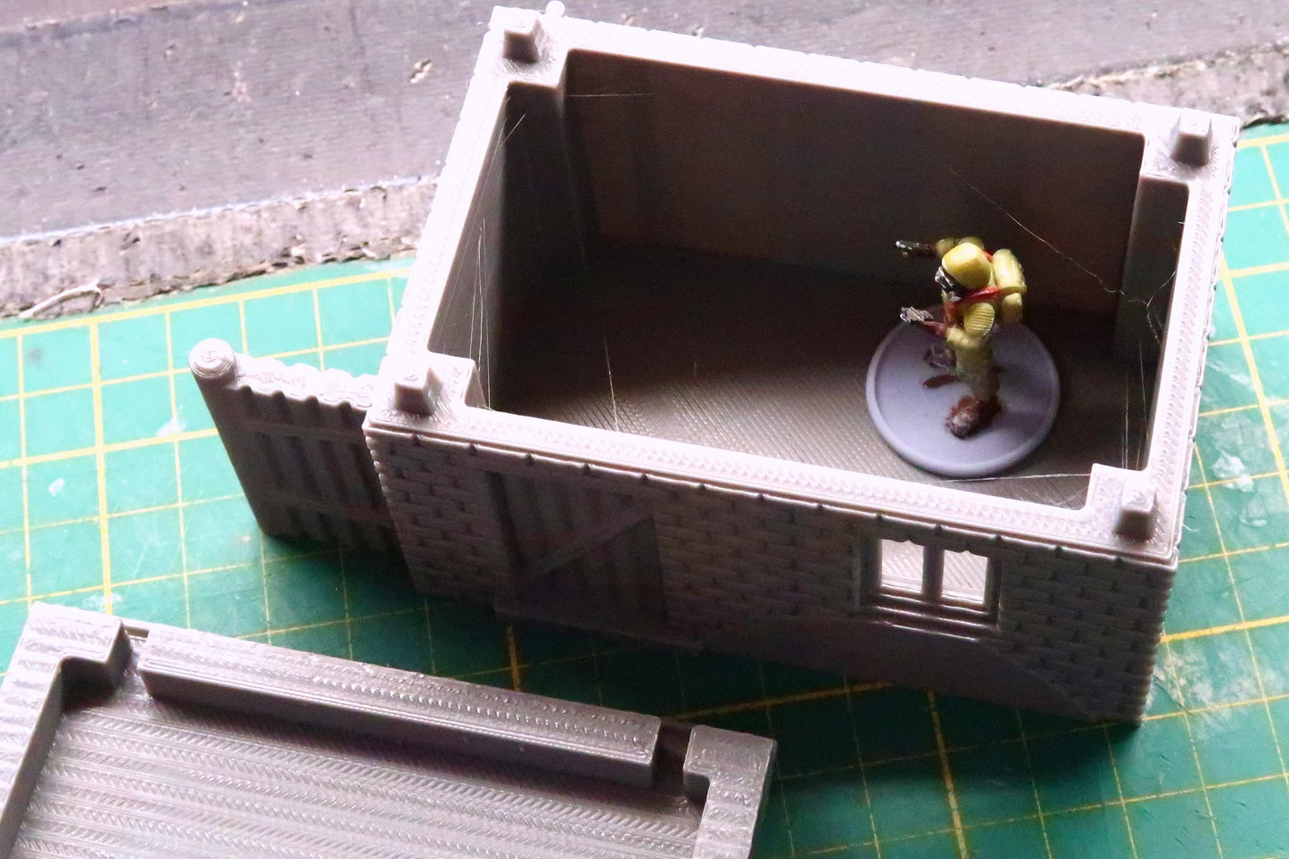Wargaming Terrain Eastern European Soviet Stalker Loner Shed Various Scales Historical Wargaming Modern (US tariffs are pre-paid by us)