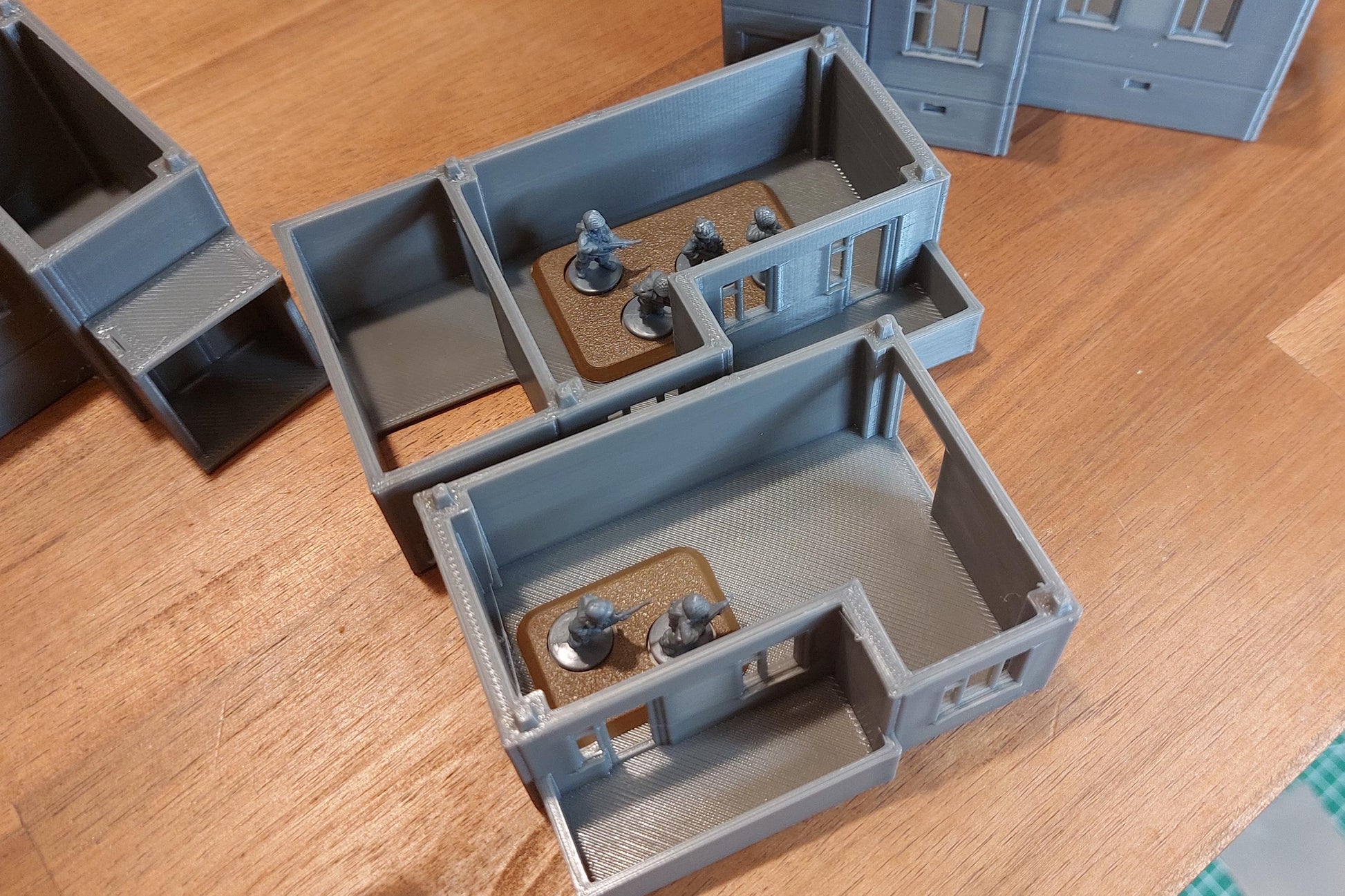 Wargaming Terrain Eastern European Apartments (3 storey,1 model) Various Scales Historical Wargaming Modern (US tariffs are pre-paid by us)